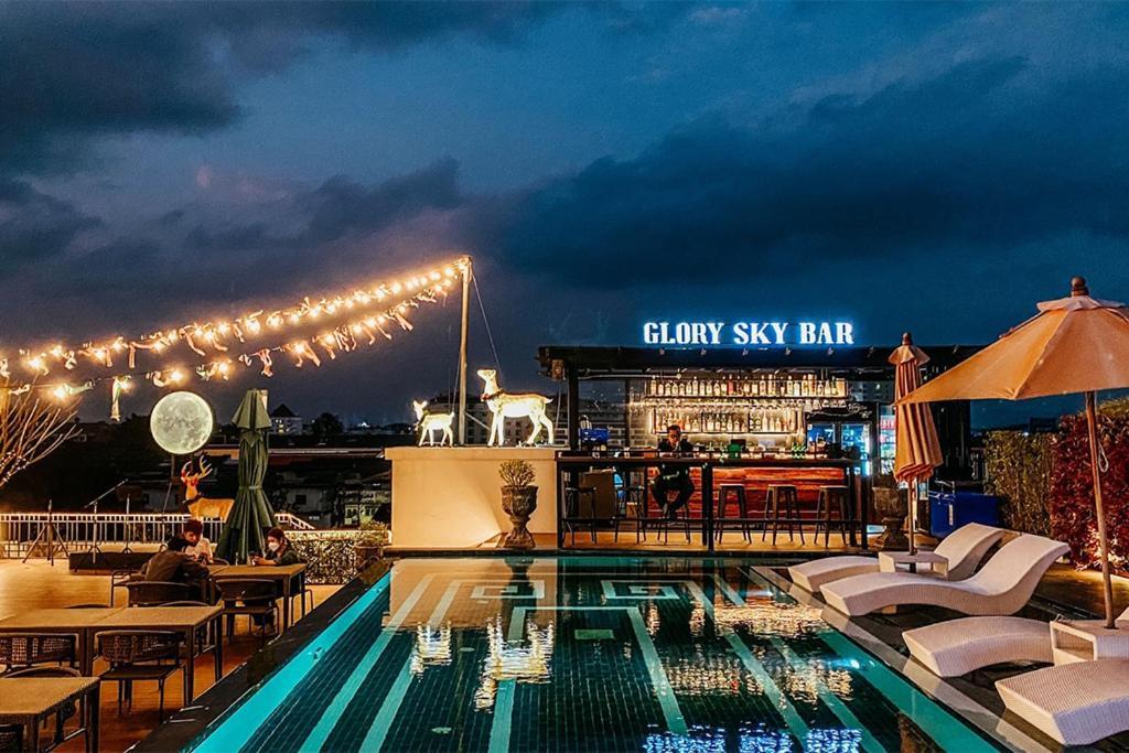 Glory Boutique Suites 清迈古城荣耀精品酒店 Chiang Mai Exterior photo